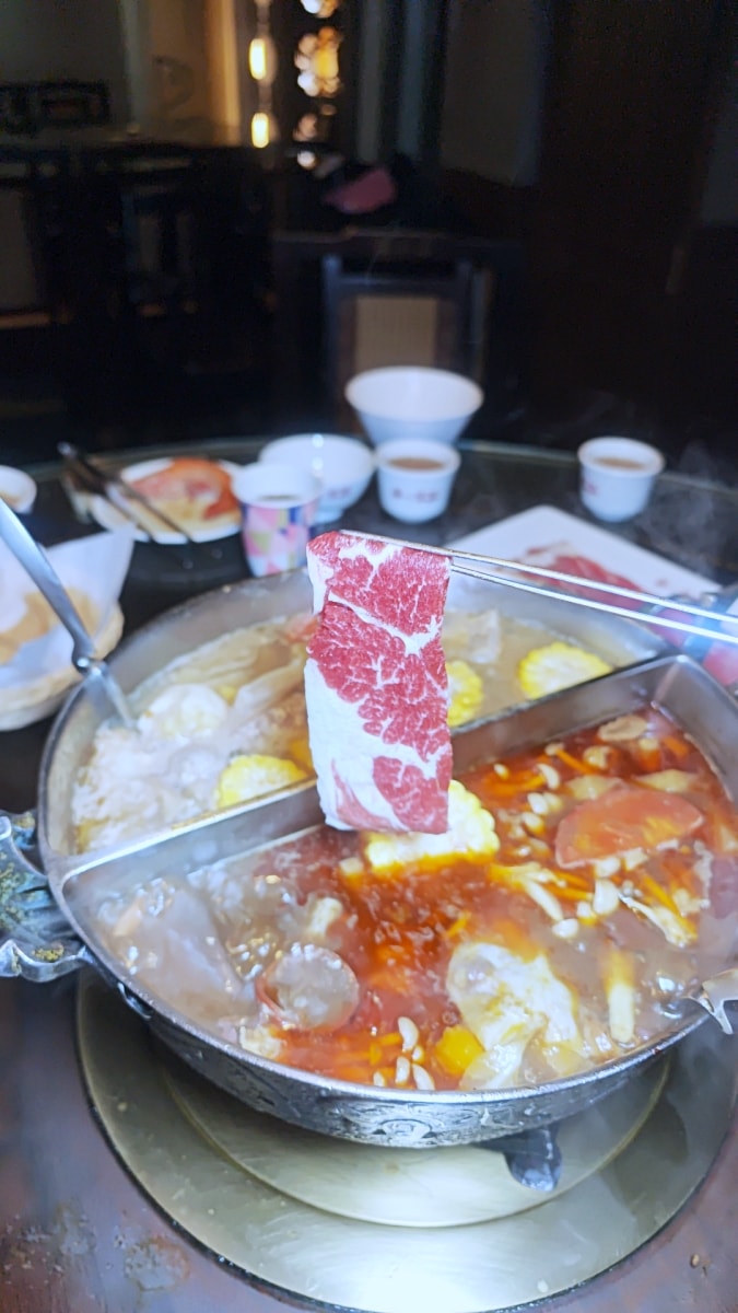 老字號的堅持：華川宴板橋店，一場關於「香氣」與「古韻」的味蕾深度遊