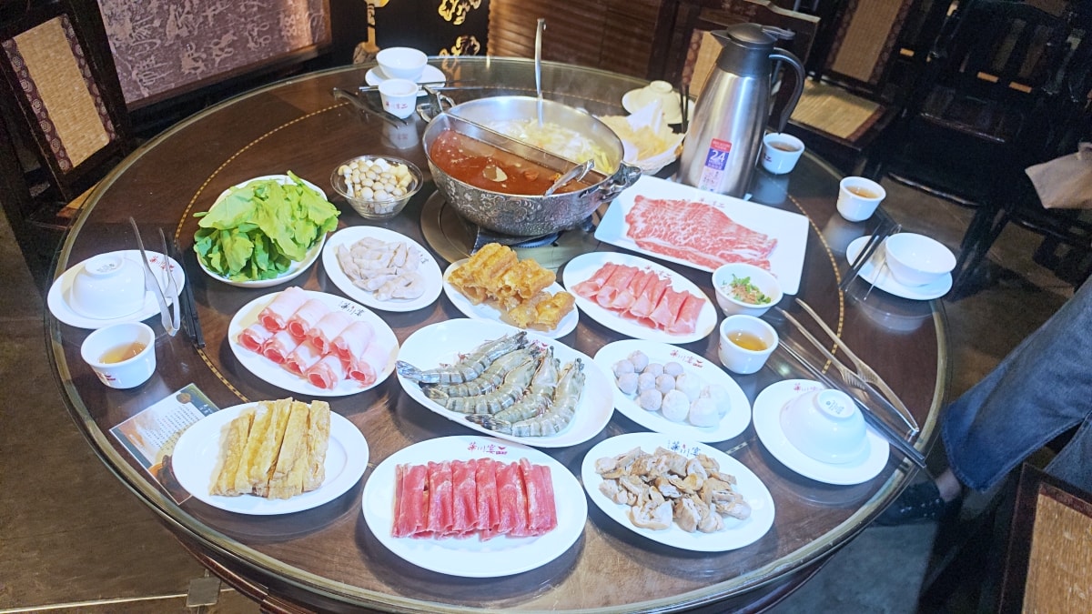 老字號的堅持：華川宴板橋店，一場關於「香氣」與「古韻」的味蕾深度遊