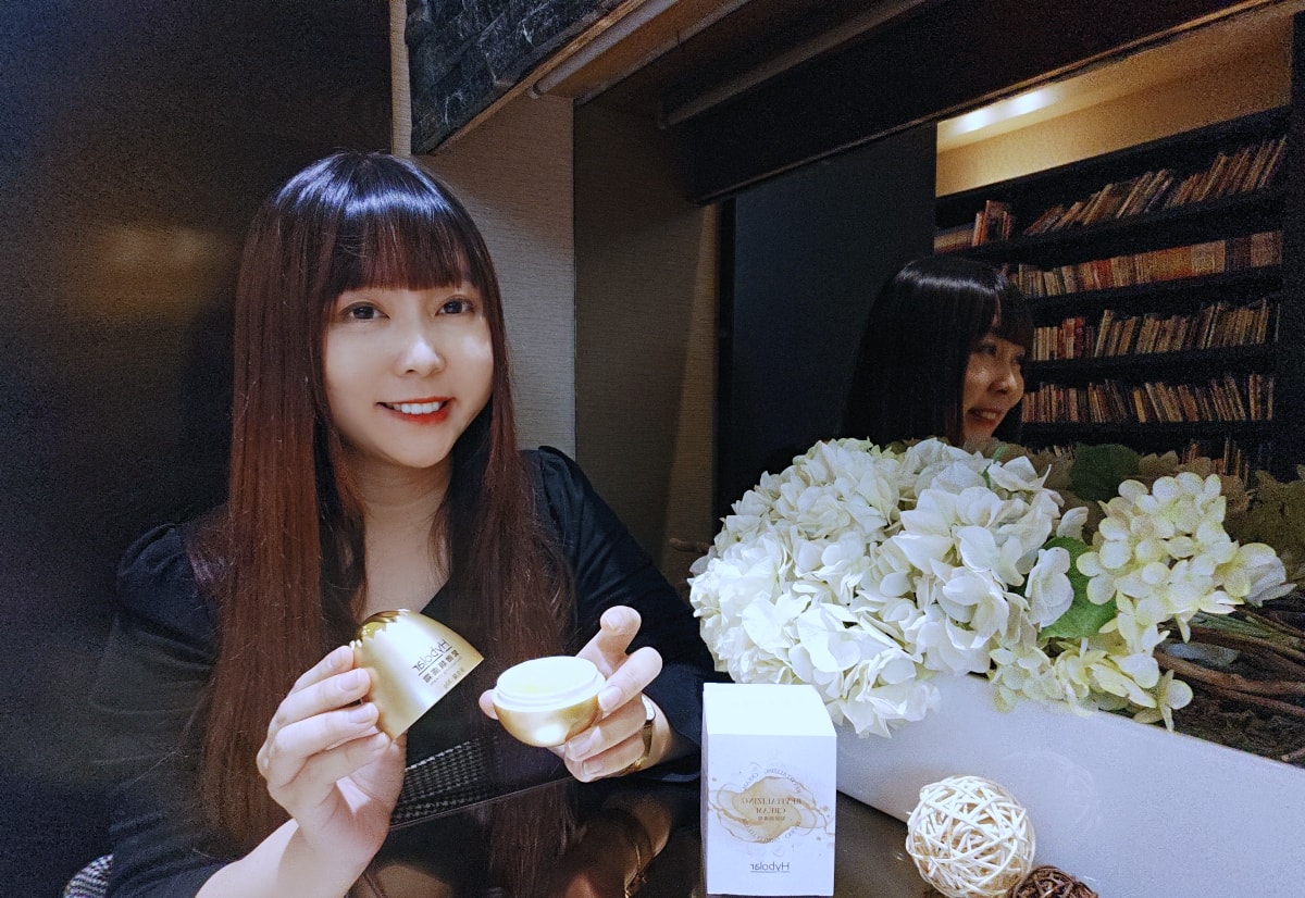 縮時保養的高級感！Hybolar 金箔緊緻靚膚霜、生物纖維眼膜：打造發光偽素顏的秘密武器