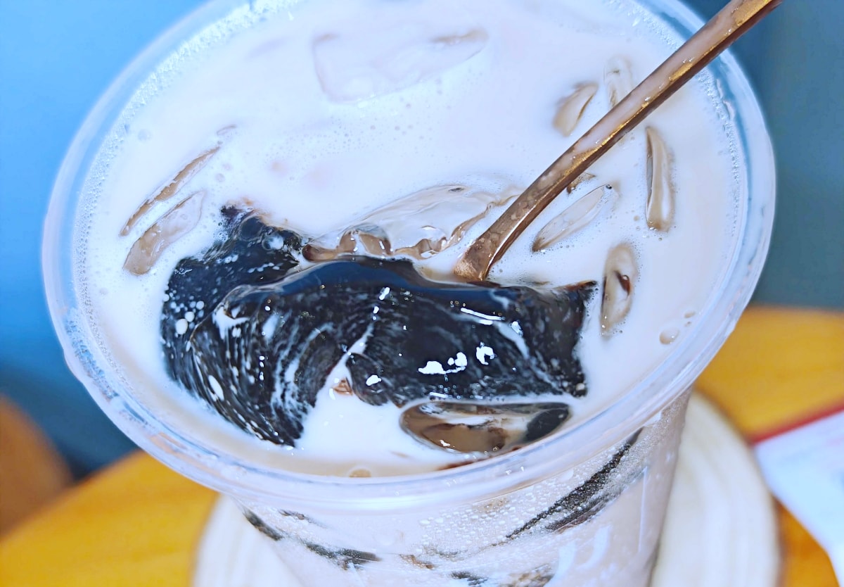 [苗栗竹南美食推薦]喜力茶飲-在地人必喝手搖飲，濃郁大甲芋頭牛奶與爆量配料「還想再一杯」！
