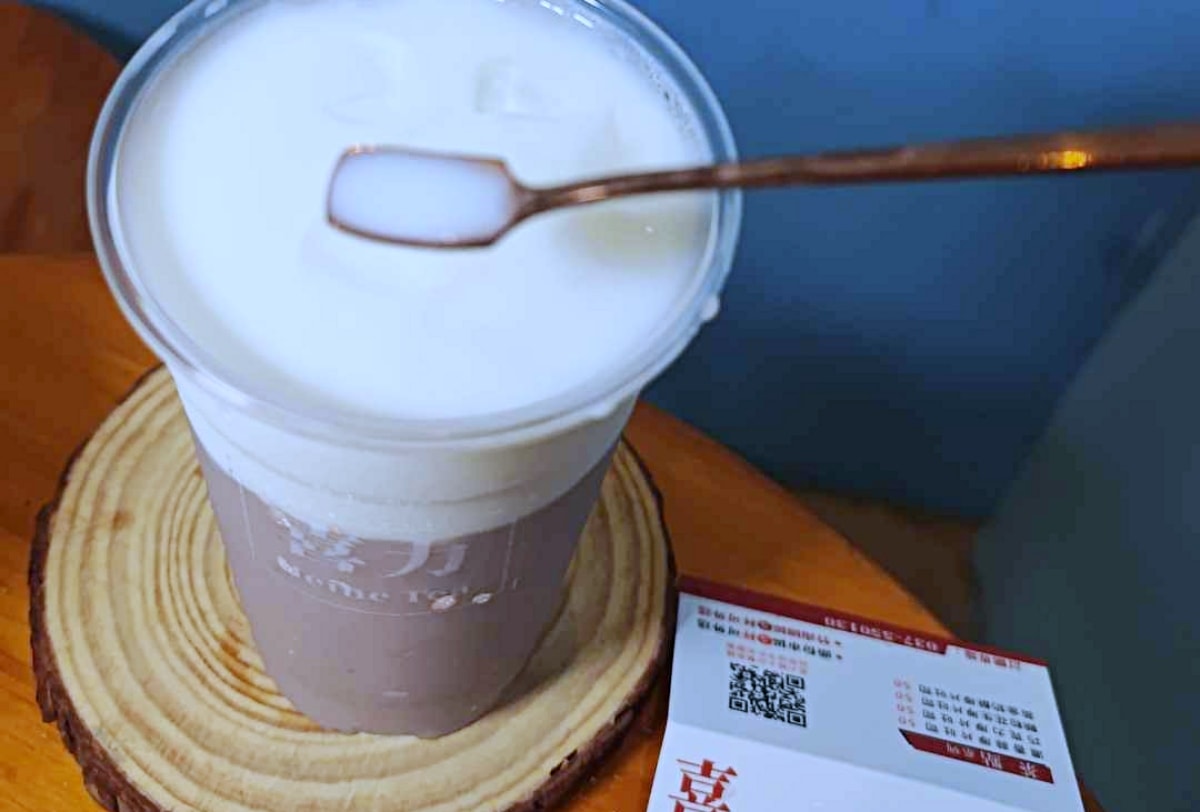 [苗栗竹南美食推薦]喜力茶飲-在地人必喝手搖飲，濃郁大甲芋頭牛奶與爆量配料「還想再一杯」！