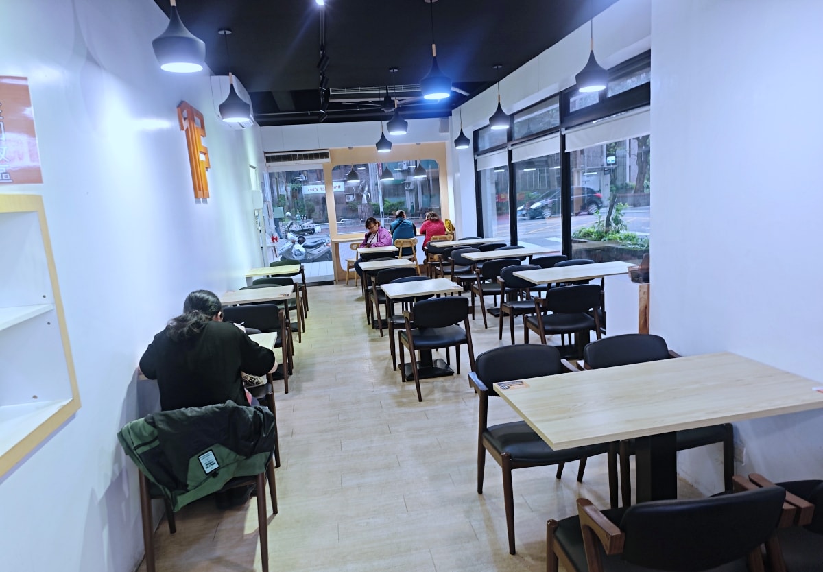 【內壢後站早午餐推薦】內壢莊敬路早午餐好選擇 早午餐推薦 早餐控必衝！壹樓早餐「初夏島嶼季」新登場，炸蝦霸王捲＋胡麻炒泡麵