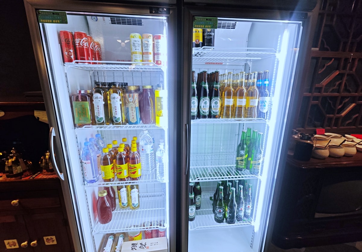 當科技巨擘遇上百年醫館:大稻埕「老撈麻辣火鍋」雞煲蟹的歷史盛宴 - 第47張圖 當科技巨擘遇上百年醫館:大稻埕「老撈麻辣火鍋」雞煲蟹的歷史盛宴