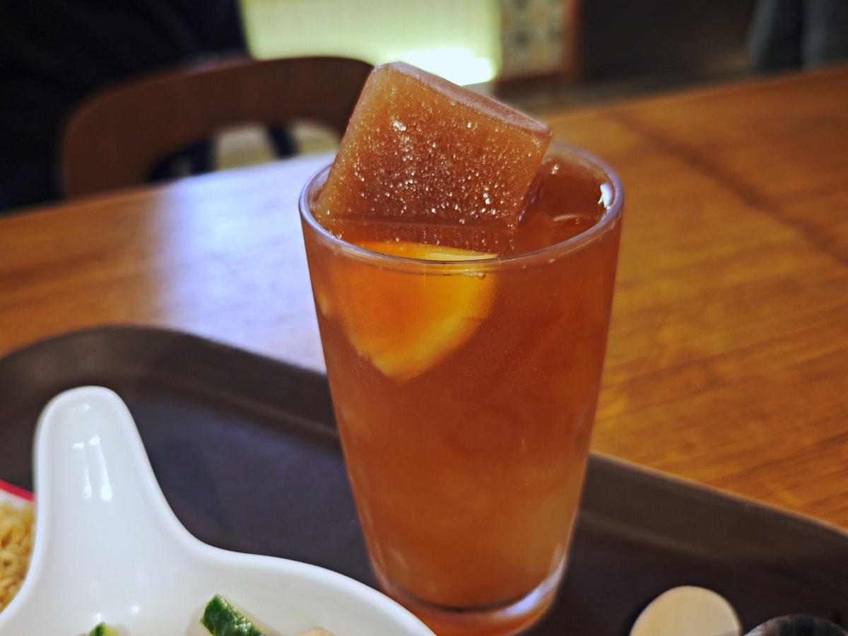 【油麻地美食】逸東酒店隱藏版懷舊茶記！大三圓茶記晚市套餐超「抵食」：大推手撕雞與香濃咖哩牛腩