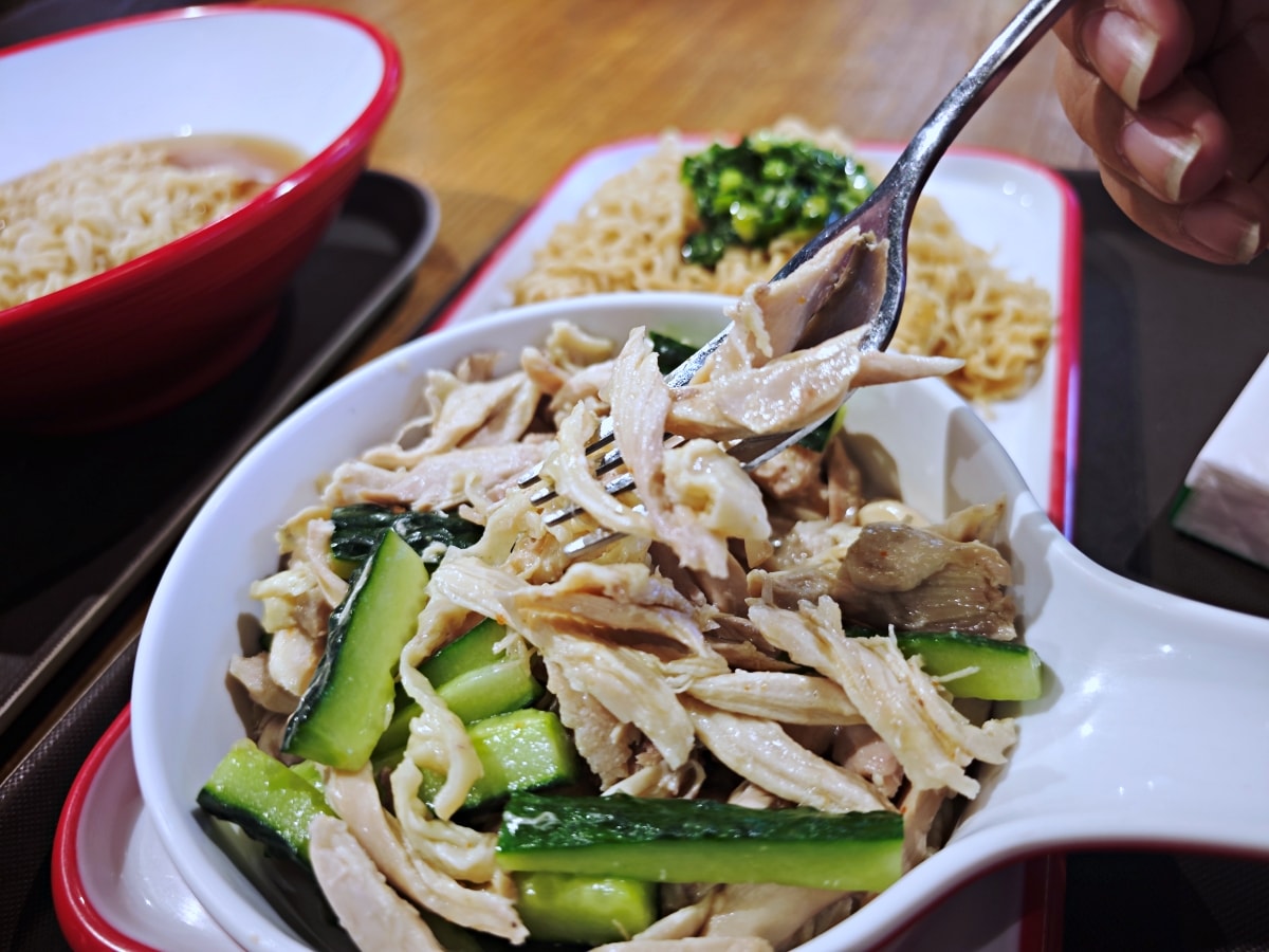 【油麻地美食】逸東酒店隱藏版懷舊茶記！大三圓茶記晚市套餐超「抵食」：大推手撕雞與香濃咖哩牛腩