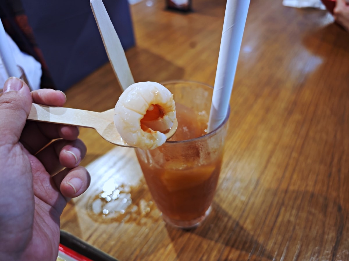 【油麻地美食】逸東酒店隱藏版懷舊茶記！大三圓茶記晚市套餐超「抵食」：大推手撕雞與香濃咖哩牛腩