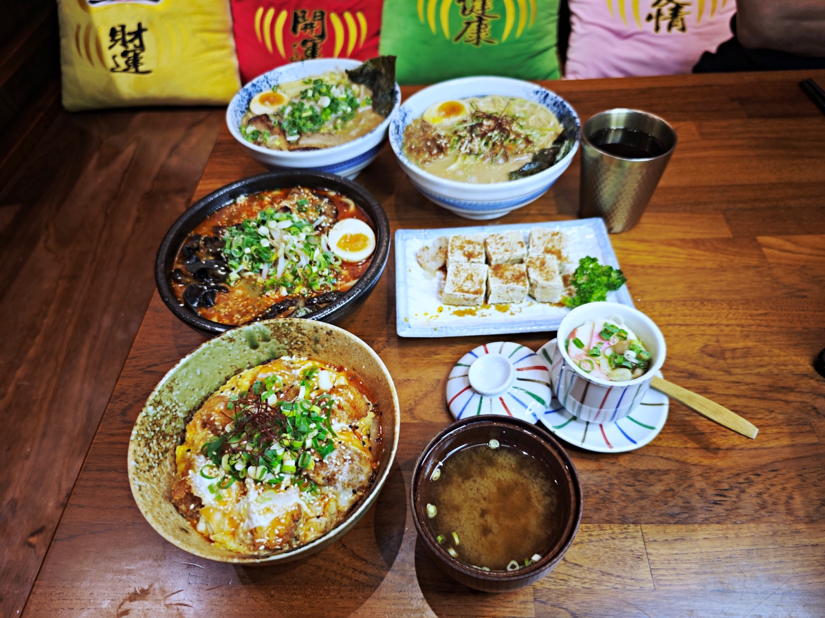 宜蘭羅東日式拉麵推薦|一心拉麵,彷彿走進日本街頭!櫻花、鳥居、浴衣免費體驗,職人熬煮濃郁湯頭 - 第15張圖 宜蘭羅東日式拉麵推薦|一心拉麵,彷彿走進日本街頭!櫻花、鳥居、浴衣免費體驗,職人熬煮濃郁湯頭