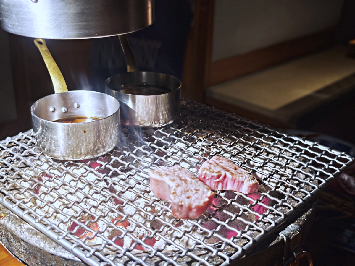 【台北東區燒肉推薦】三樵炭火燒肉：秒飛日本東京！