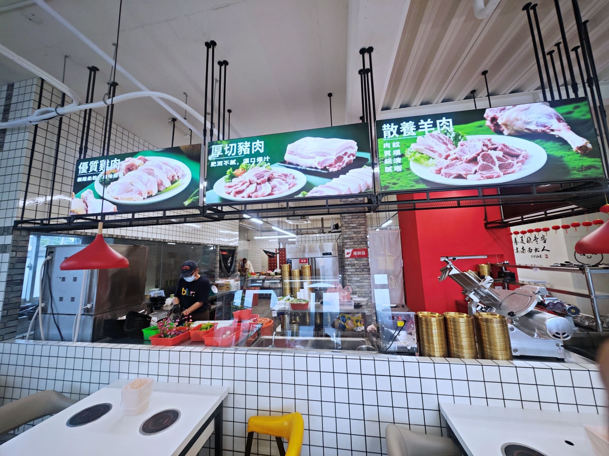 礁溪火鍋推薦｜動涮溫體涮涮鍋！每日新鮮直送溫體肉、現熬真材實料湯頭，海鮮肉品與自助吧一次滿足