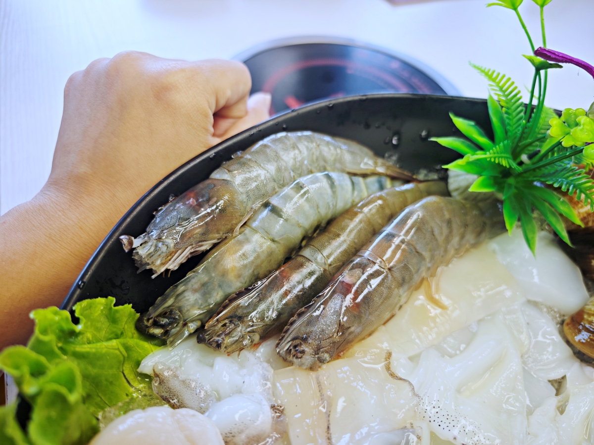 礁溪火鍋推薦｜動涮溫體涮涮鍋！每日新鮮直送溫體肉、現熬真材實料湯頭，海鮮肉品與自助吧一次滿足