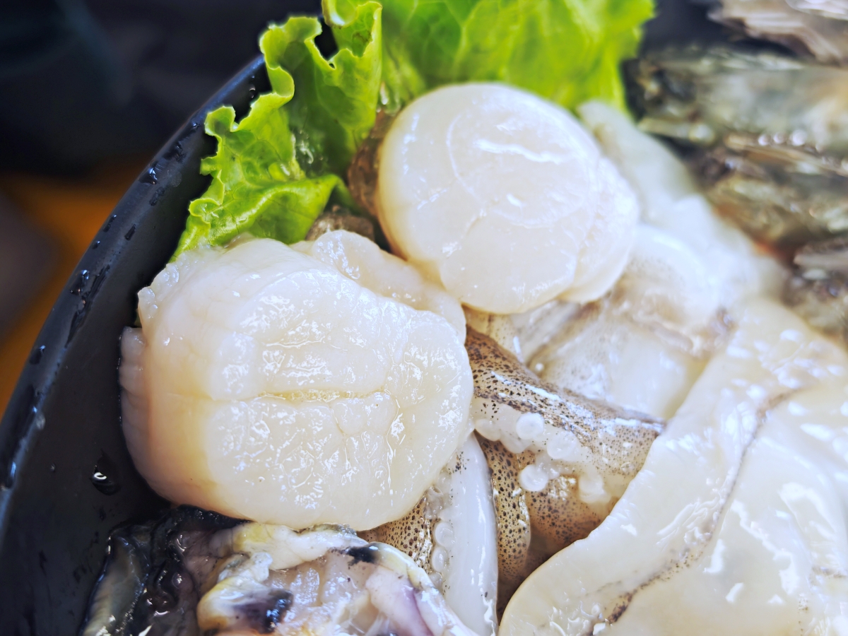 礁溪火鍋推薦｜動涮溫體涮涮鍋！每日新鮮直送溫體肉、現熬真材實料湯頭，海鮮肉品與自助吧一次滿足