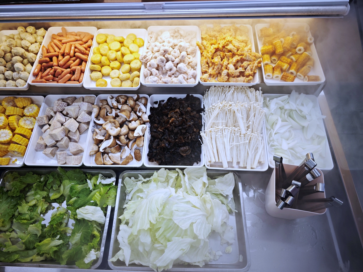 礁溪火鍋推薦｜動涮溫體涮涮鍋！每日新鮮直送溫體肉、現熬真材實料湯頭，海鮮肉品與自助吧一次滿足