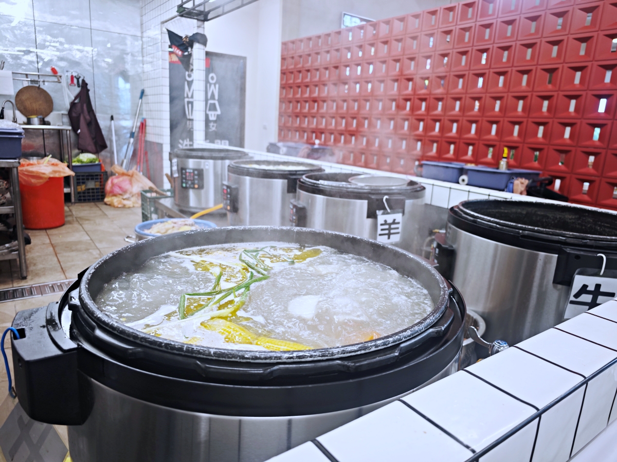 礁溪火鍋推薦｜動涮溫體涮涮鍋！每日新鮮直送溫體肉、現熬真材實料湯頭，海鮮肉品與自助吧一次滿足