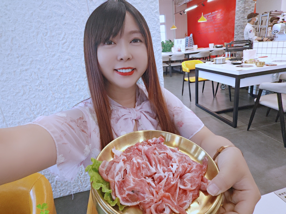 礁溪火鍋推薦｜動涮溫體涮涮鍋！每日新鮮直送溫體肉、現熬真材實料湯頭，海鮮肉品與自助吧一次滿足