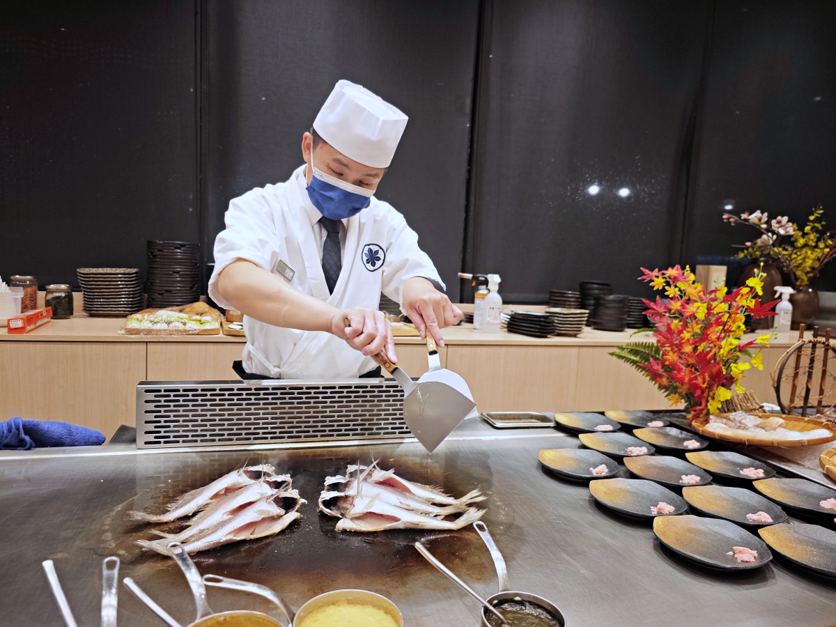 明水然樂板橋店｜2026全新樂御宴開箱 活龍蝦、日本海膽、南非活鮑魚、A5和牛一次滿足！高CP值無菜單鐵板燒推薦
