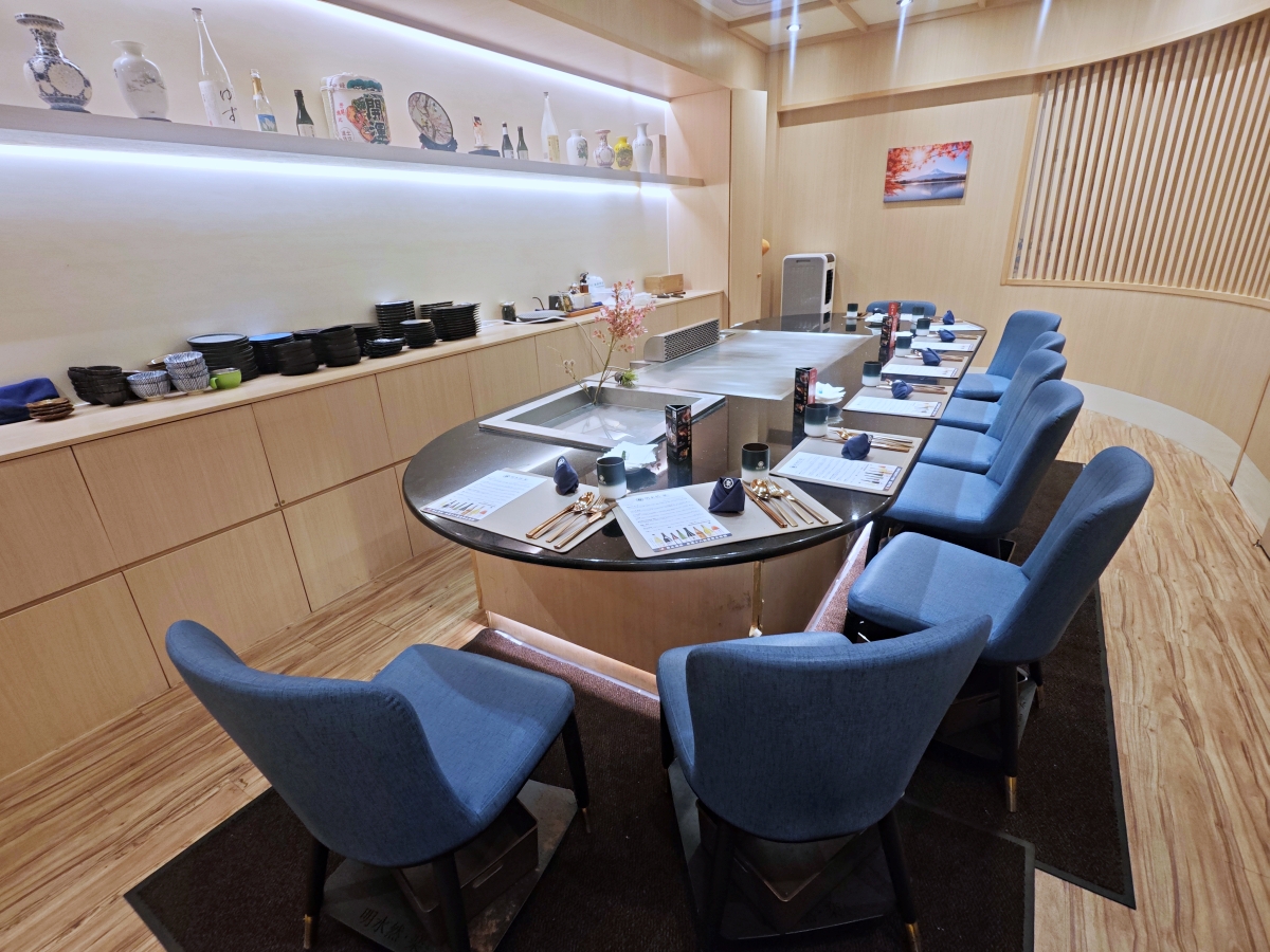 明水然樂板橋店｜2026全新樂御宴開箱 活龍蝦、日本海膽、南非活鮑魚、A5和牛一次滿足！高CP值無菜單鐵板燒推薦