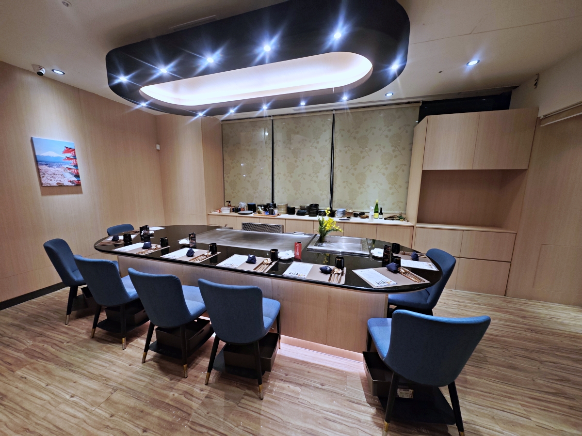 明水然樂板橋店｜2026全新樂御宴開箱 活龍蝦、日本海膽、南非活鮑魚、A5和牛一次滿足！高CP值無菜單鐵板燒推薦