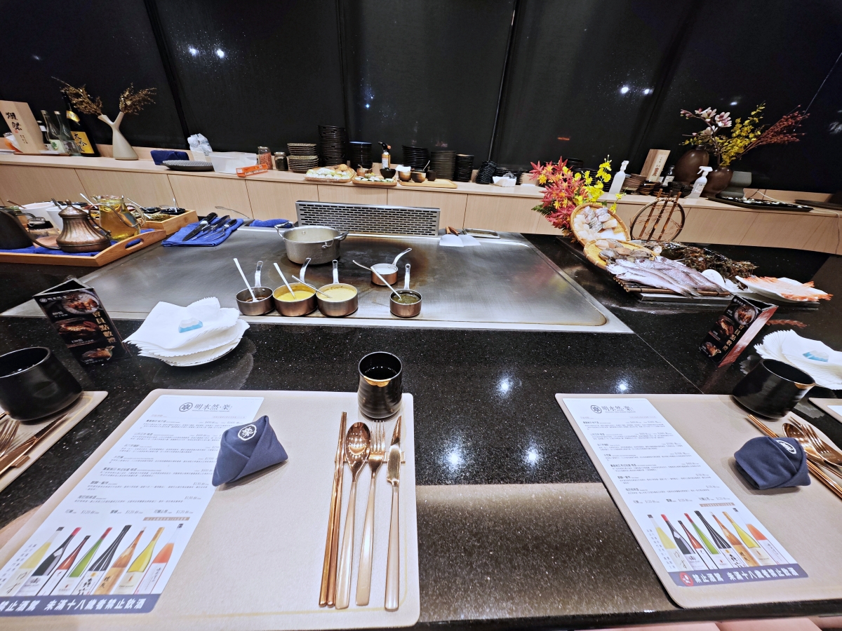 明水然樂板橋店｜2026全新樂御宴開箱 活龍蝦、日本海膽、南非活鮑魚、A5和牛一次滿足！高CP值無菜單鐵板燒推薦