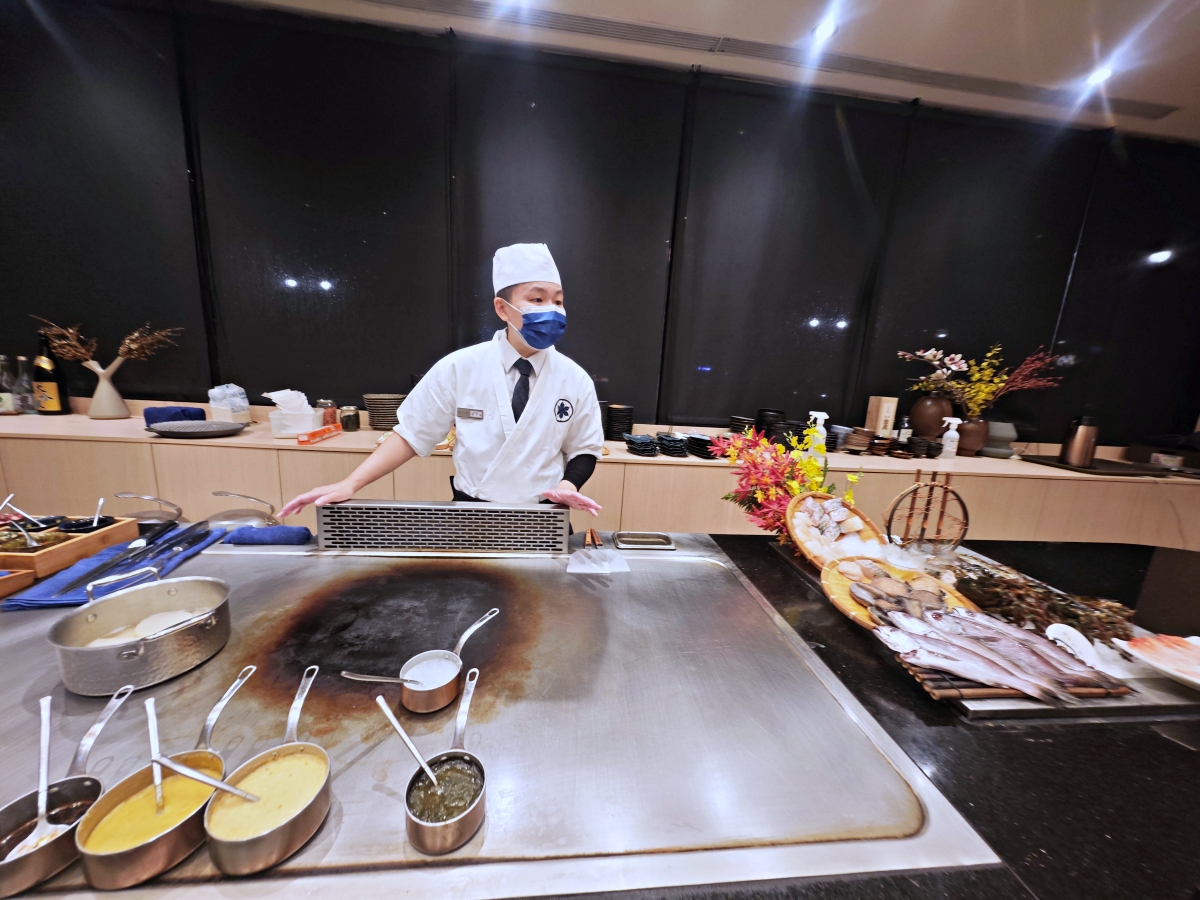 明水然樂板橋店｜2026全新樂御宴開箱 活龍蝦、日本海膽、南非活鮑魚、A5和牛一次滿足！高CP值無菜單鐵板燒推薦