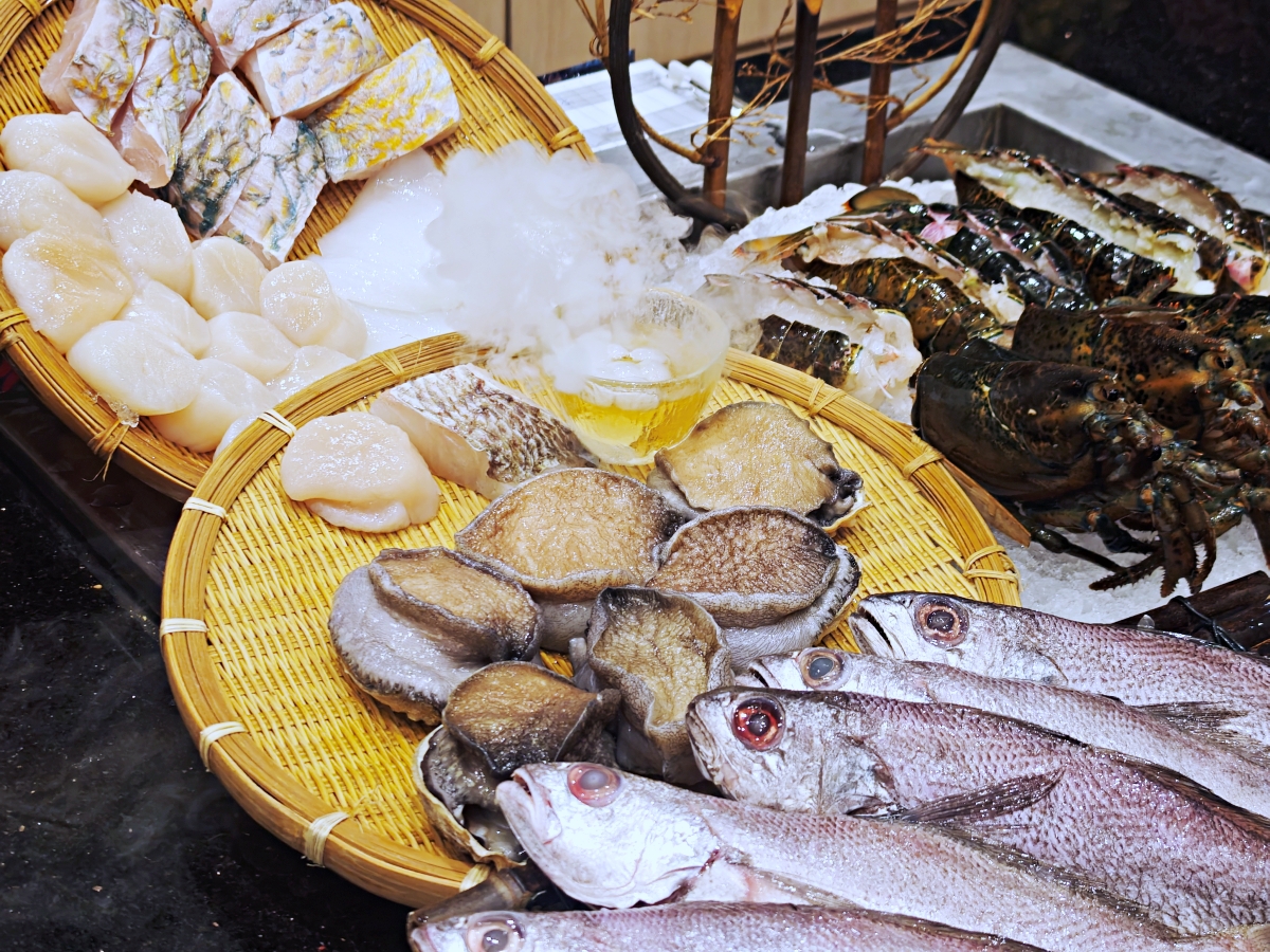 明水然樂板橋店｜2026全新樂御宴開箱 活龍蝦、日本海膽、南非活鮑魚、A5和牛一次滿足！高CP值無菜單鐵板燒推薦