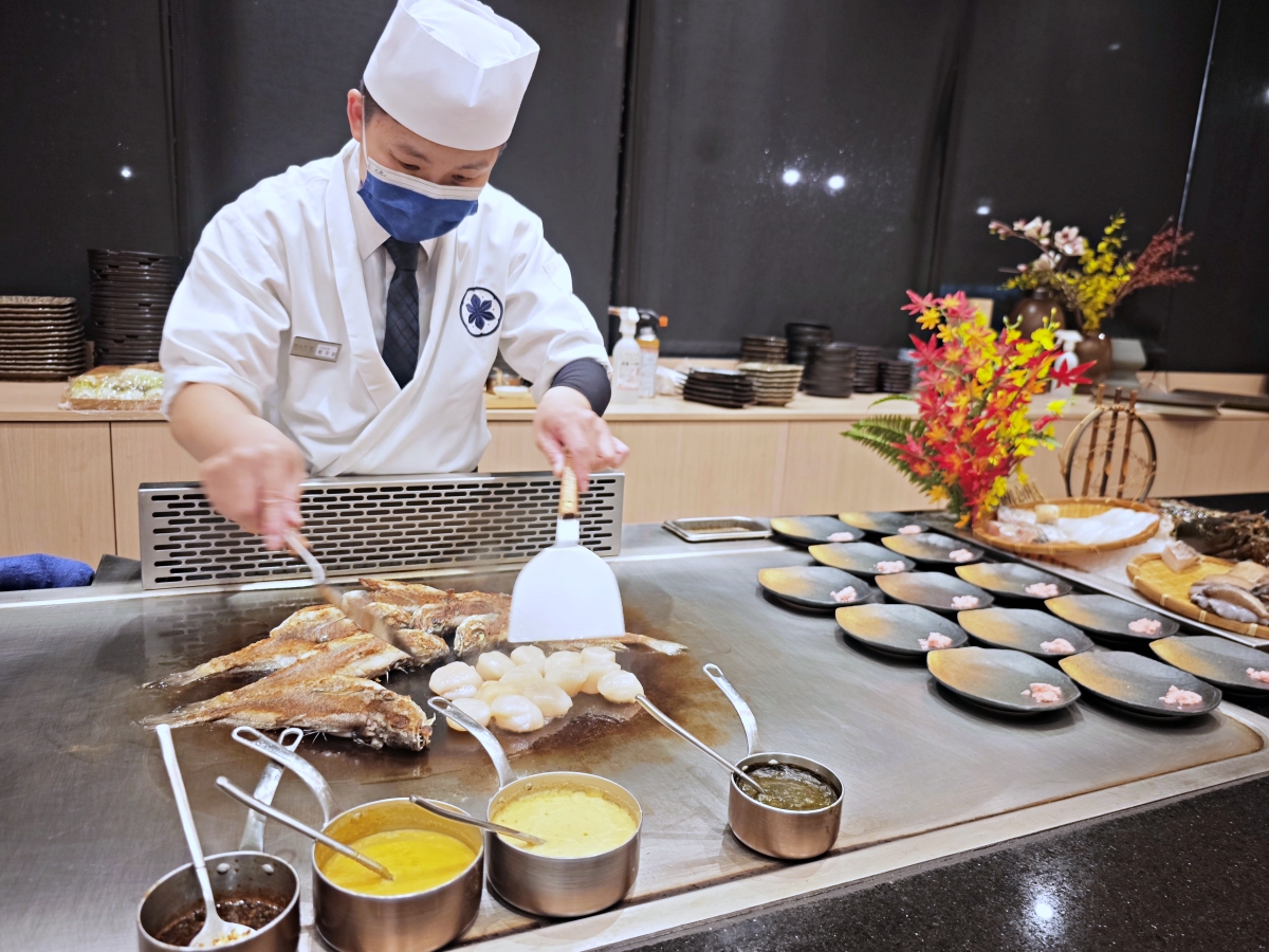 明水然樂板橋店｜2026全新樂御宴開箱 活龍蝦、日本海膽、南非活鮑魚、A5和牛一次滿足！高CP值無菜單鐵板燒推薦