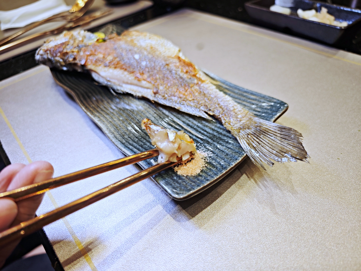 明水然樂板橋店｜2026全新樂御宴開箱 活龍蝦、日本海膽、南非活鮑魚、A5和牛一次滿足！高CP值無菜單鐵板燒推薦