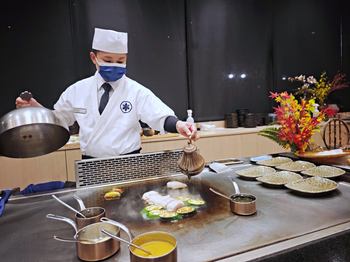明水然樂板橋店｜2026全新樂御宴開箱 活龍蝦、日本海膽、南非活鮑魚、A5和牛一次滿足！高CP值無菜單鐵板燒推薦