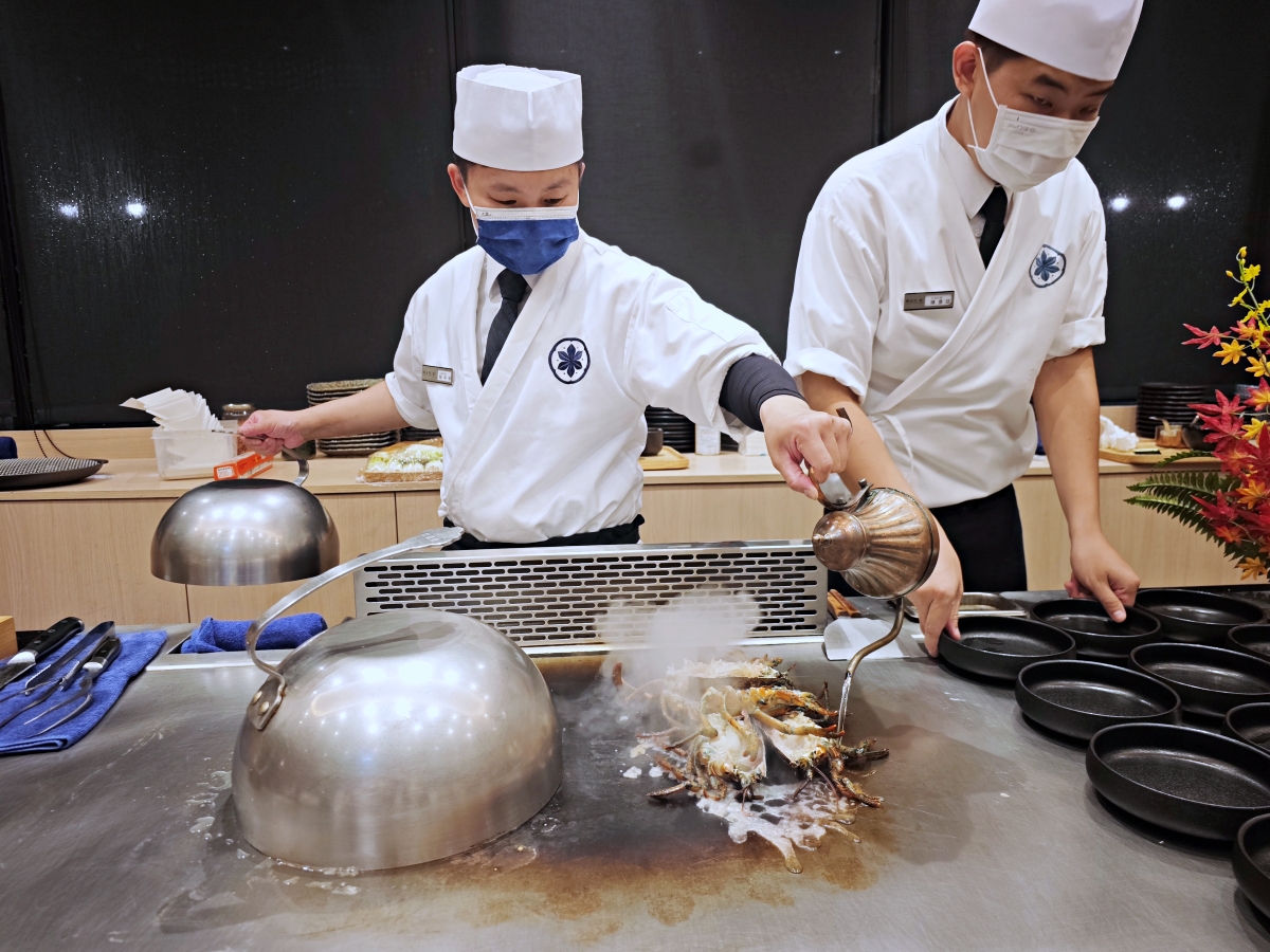 明水然樂板橋店｜2026全新樂御宴開箱 活龍蝦、日本海膽、南非活鮑魚、A5和牛一次滿足！高CP值無菜單鐵板燒推薦