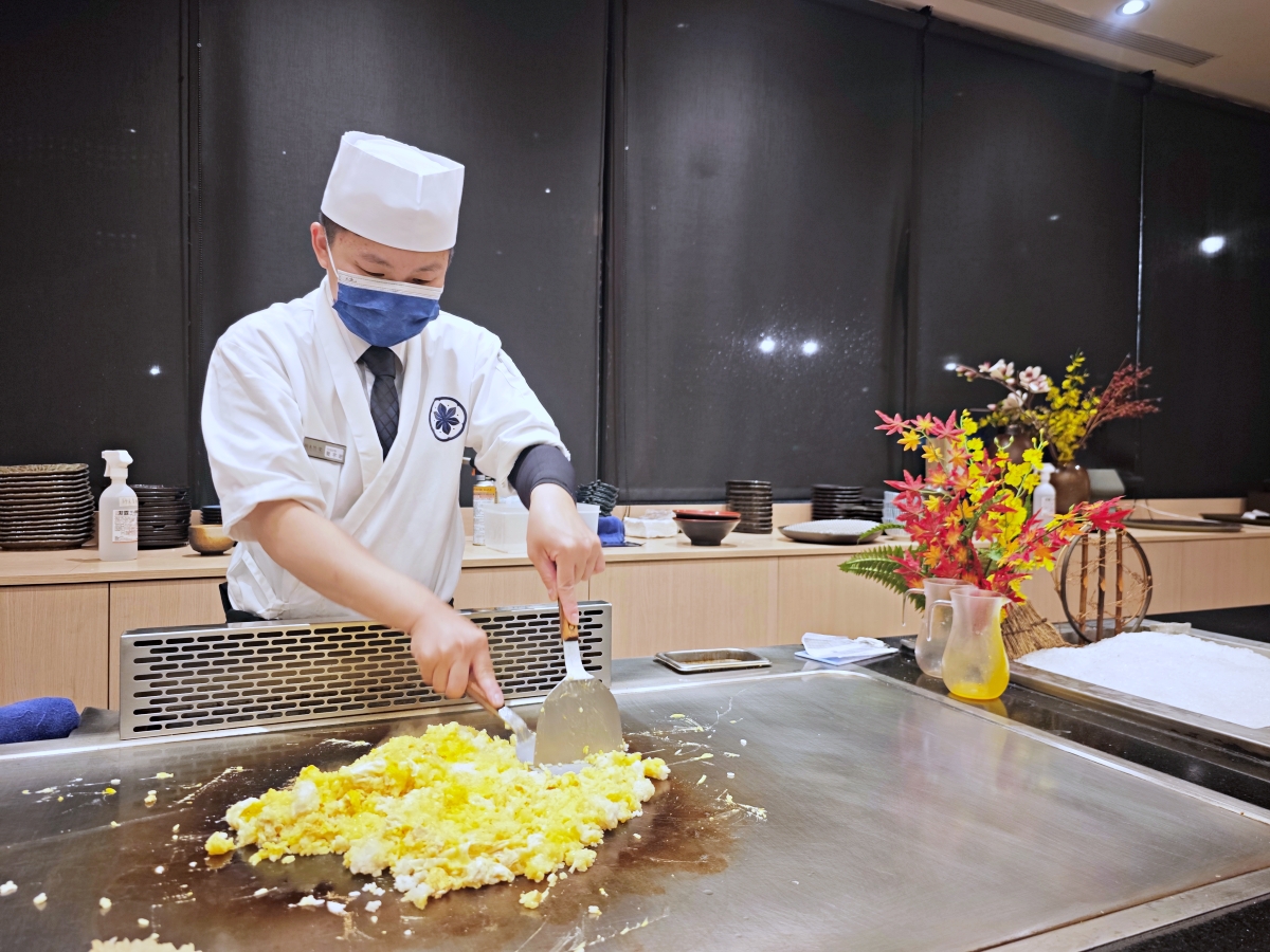 明水然樂板橋店｜2026全新樂御宴開箱 活龍蝦、日本海膽、南非活鮑魚、A5和牛一次滿足！高CP值無菜單鐵板燒推薦