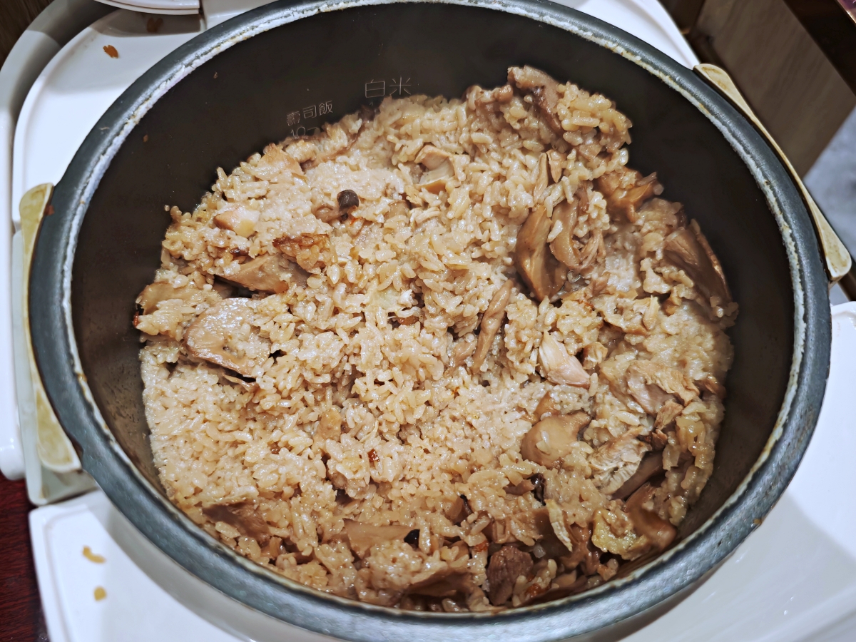 🔥台北美食推薦-新台式火鍋霸主！ 狂一鍋：爆炒香氣、極致CP值，聚餐首選~