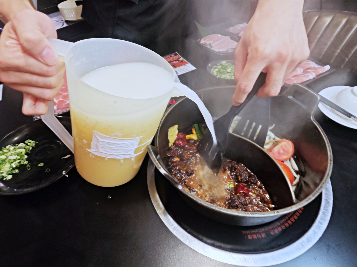 ✨ 網路溫度計蟬聯5年冠軍 ✨ 台灣火鍋第一品牌「肉多多火鍋三峽店」爆炒神湯與超強會員禮全攻略! - 第15張圖 ✨ 網路溫度計蟬聯5年冠軍 ✨ 台灣火鍋第一品牌「肉多多火鍋三峽店」爆炒神湯與超強會員禮全攻略!