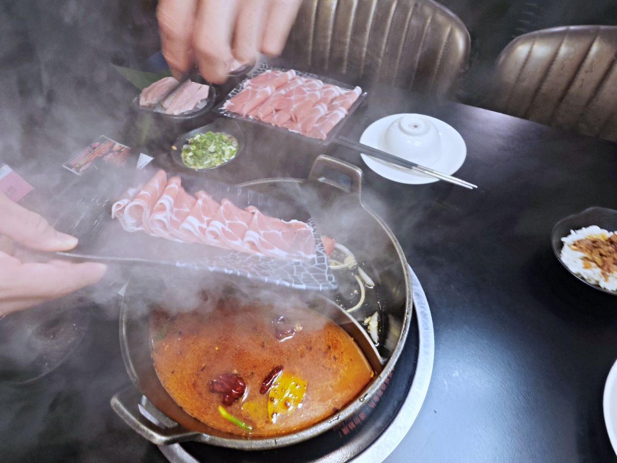 ✨ 網路溫度計蟬聯5年冠軍 ✨ 台灣火鍋第一品牌「肉多多火鍋三峽店」爆炒神湯與超強會員禮全攻略! - 第10張圖 ✨ 網路溫度計蟬聯5年冠軍 ✨ 台灣火鍋第一品牌「肉多多火鍋三峽店」爆炒神湯與超強會員禮全攻略!