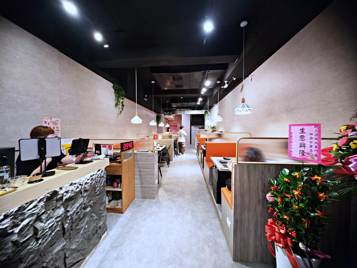 [三柒燒肉專門店桃園中華店] 桃園火車站燒肉吃到飽推薦！A5和牛與頂級海鮮一次滿足，聚餐新選擇