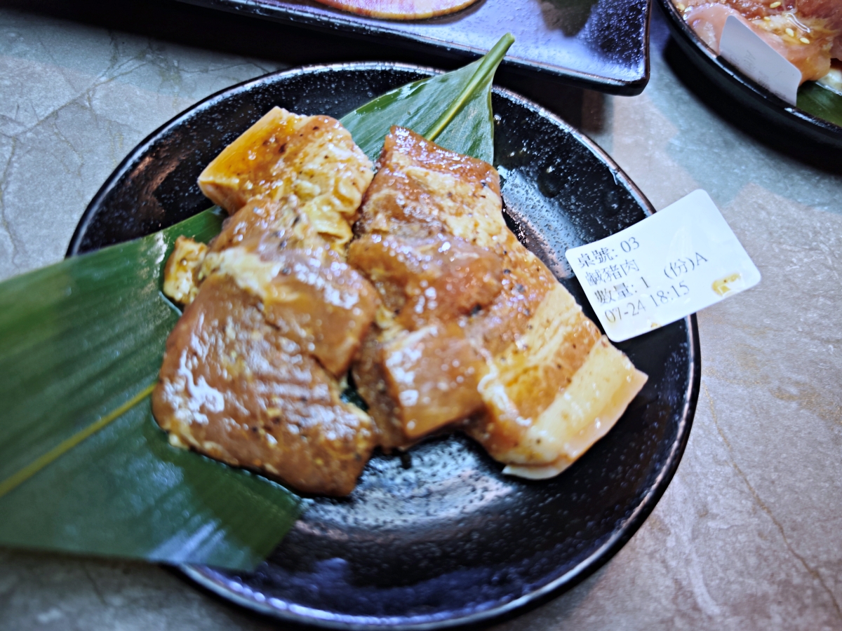 [三柒燒肉專門店桃園中華店] 桃園火車站燒肉吃到飽推薦！A5和牛與頂級海鮮一次滿足，聚餐新選擇