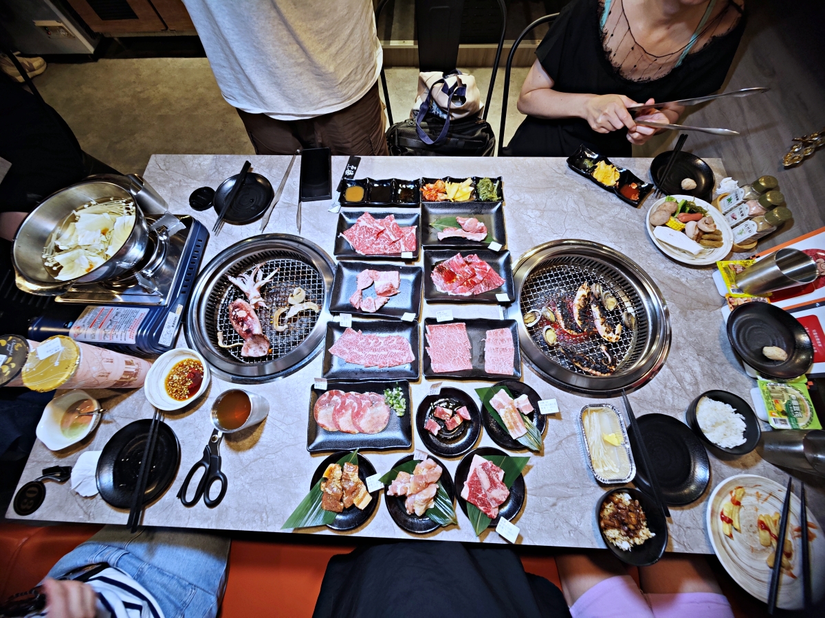 [三柒燒肉專門店桃園中華店] 桃園火車站燒肉吃到飽推薦！A5和牛與頂級海鮮一次滿足，聚餐新選擇