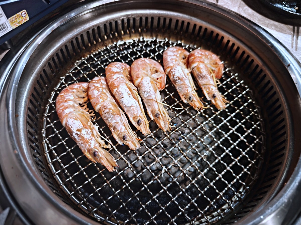 [三柒燒肉專門店桃園中華店] 桃園火車站燒肉吃到飽推薦！A5和牛與頂級海鮮一次滿足，聚餐新選擇