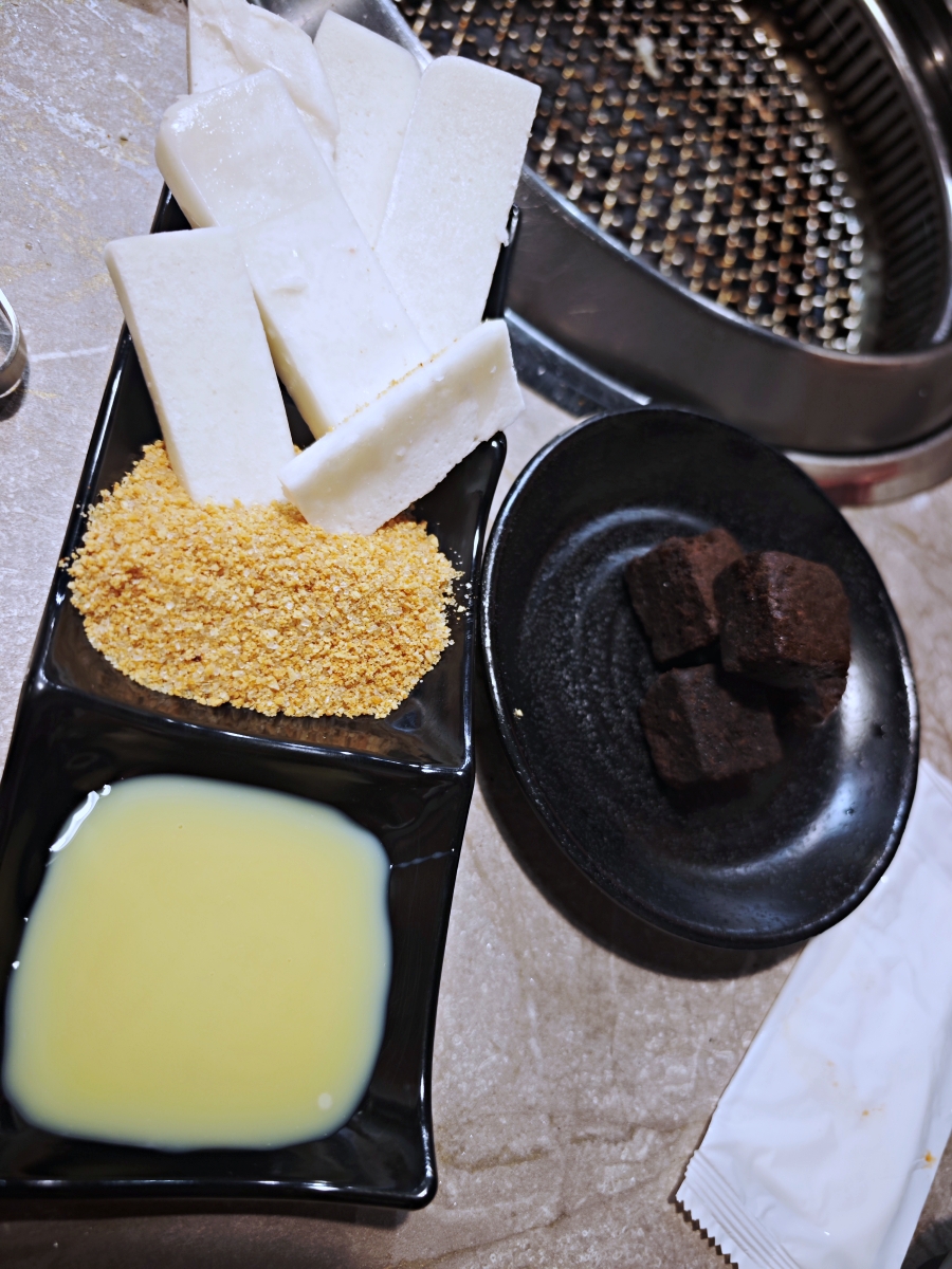 [三柒燒肉專門店桃園中華店] 桃園火車站燒肉吃到飽推薦！A5和牛與頂級海鮮一次滿足，聚餐新選擇