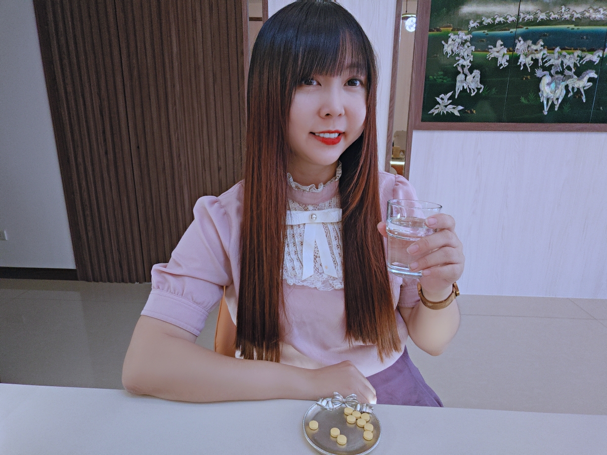 給自己的一份「發光」儀式:關於那些被時光偷走的澎潤與神采 - 第8張圖 給自己的一份「發光」儀式:關於那些被時光偷走的澎潤與神采