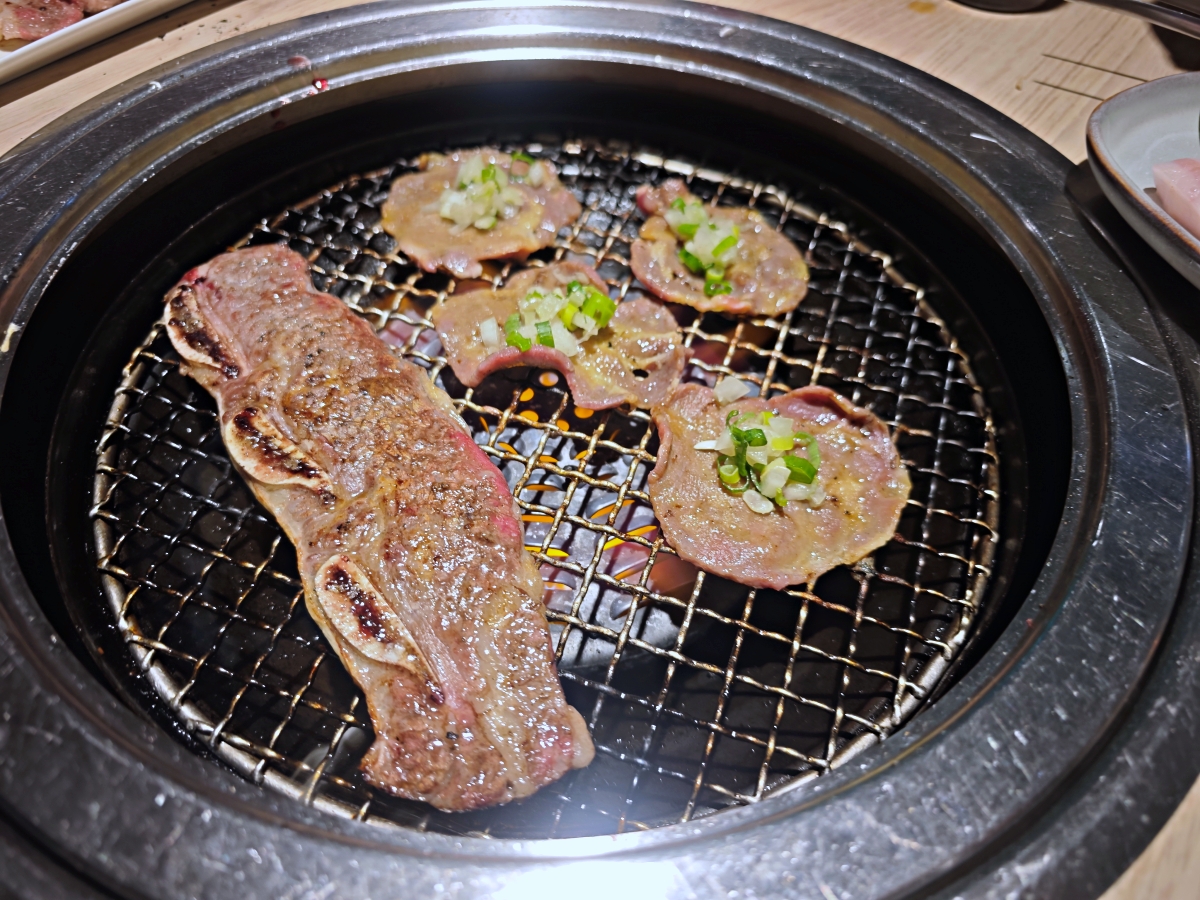 隱藏在板新捷運站附近的極致美味:小秘苑燒肉餐酒 - 第24張圖 隱藏在板新捷運站附近的極致美味:小秘苑燒肉餐酒