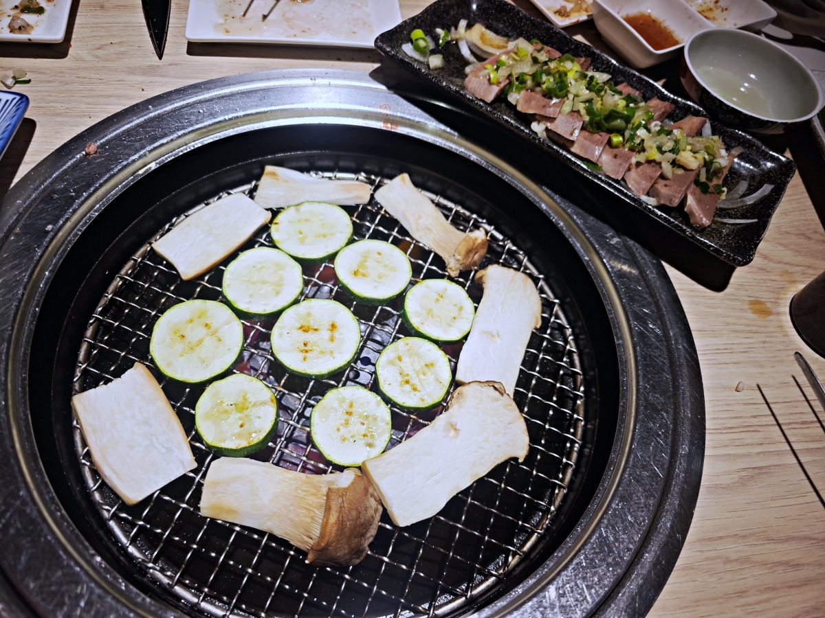 隱藏在板新捷運站附近的極致美味:小秘苑燒肉餐酒 - 第26張圖 隱藏在板新捷運站附近的極致美味:小秘苑燒肉餐酒